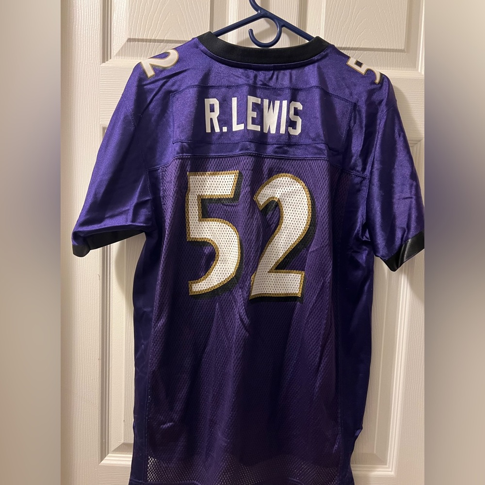 Reebok youth XL Baltimore Ravens Ray Lewis 52 jersey. Will also fit women’s M-L